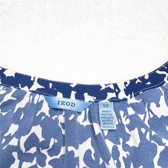 IZOD Blue & White Floral Print Satin Short Sleeve Top Blouse size Small - Picture 6 of 8